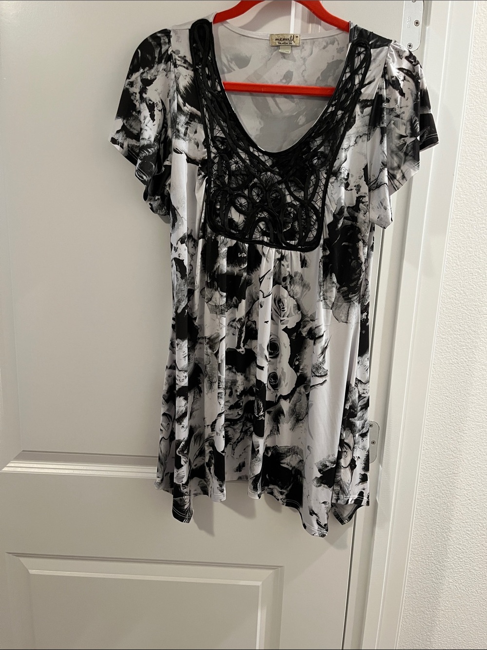 ONE WORLD Black and White Floral Scoop Neck Tunic with Lace Inset